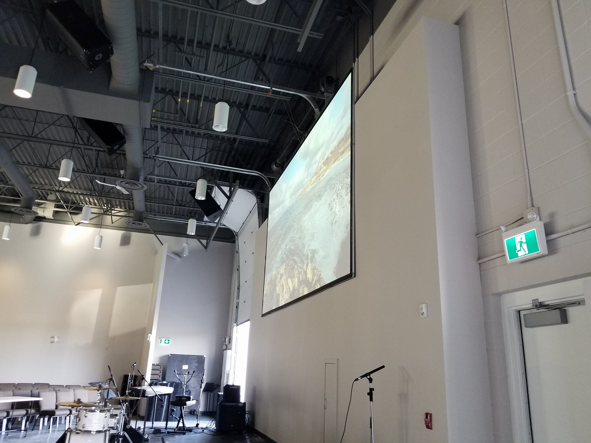 Church audio visual installation with screens and sound in Edmonton, Alberta